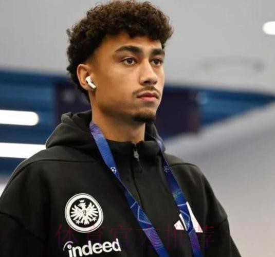 记者:皇马巴萨曼联有意22岁法兰克福后卫布朗 记者:皇马巴萨曼联有意22岁法兰克福后卫布朗